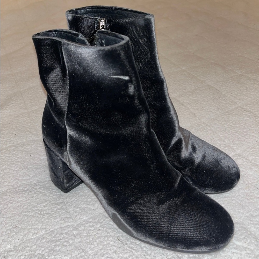 Vince Velvet Boots. Dark Grey